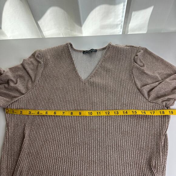 Adrianna Papell Tan White Polka Dot Pleated V-Neck Blouse Womens Size Medium M - Picture 10 of 11